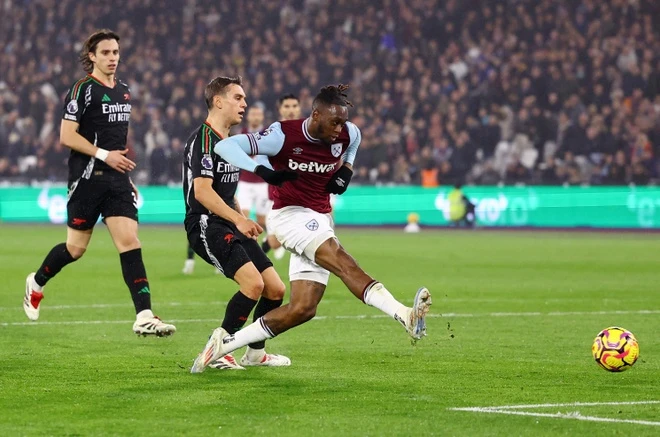 Arsenal dau West Ham anh 4